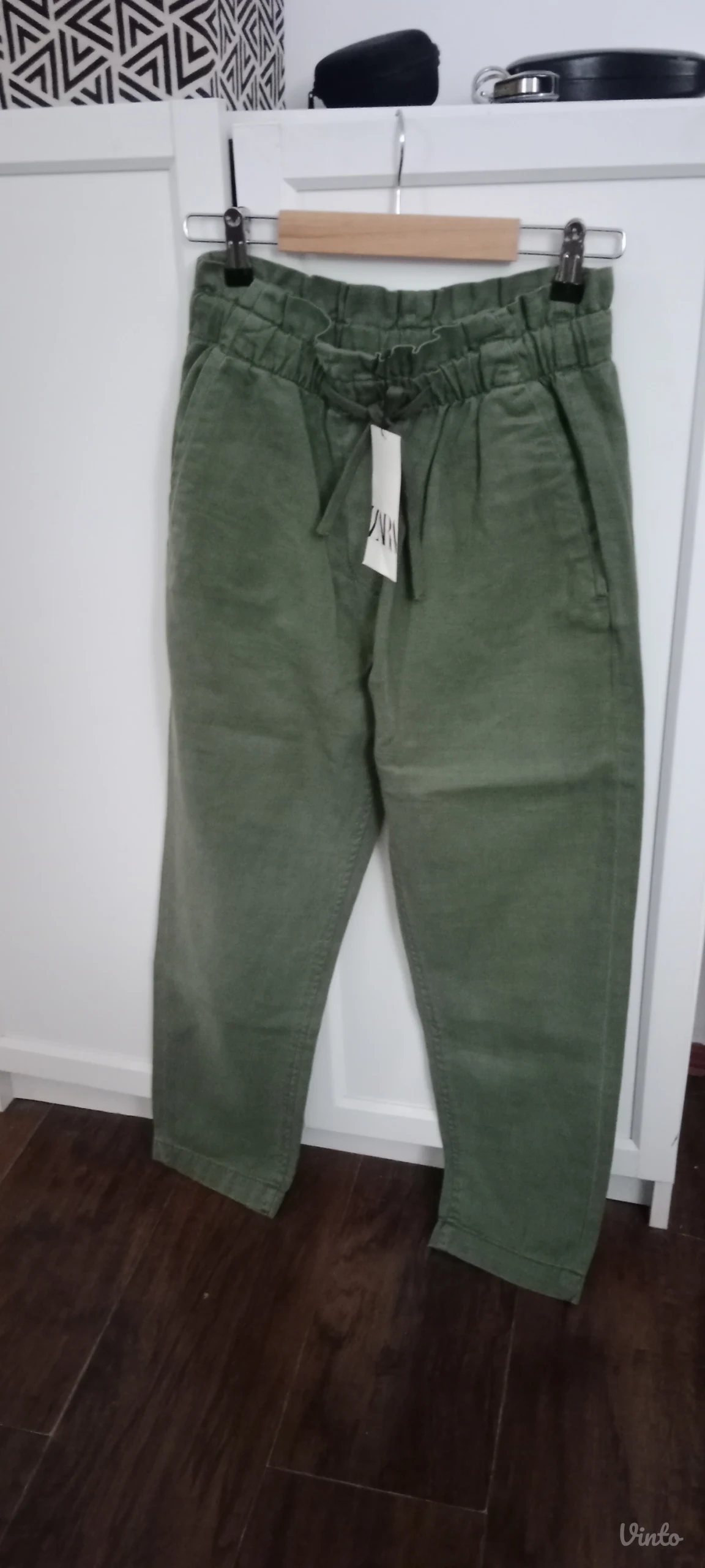 Zara pantalone XS - novo sa etiketom