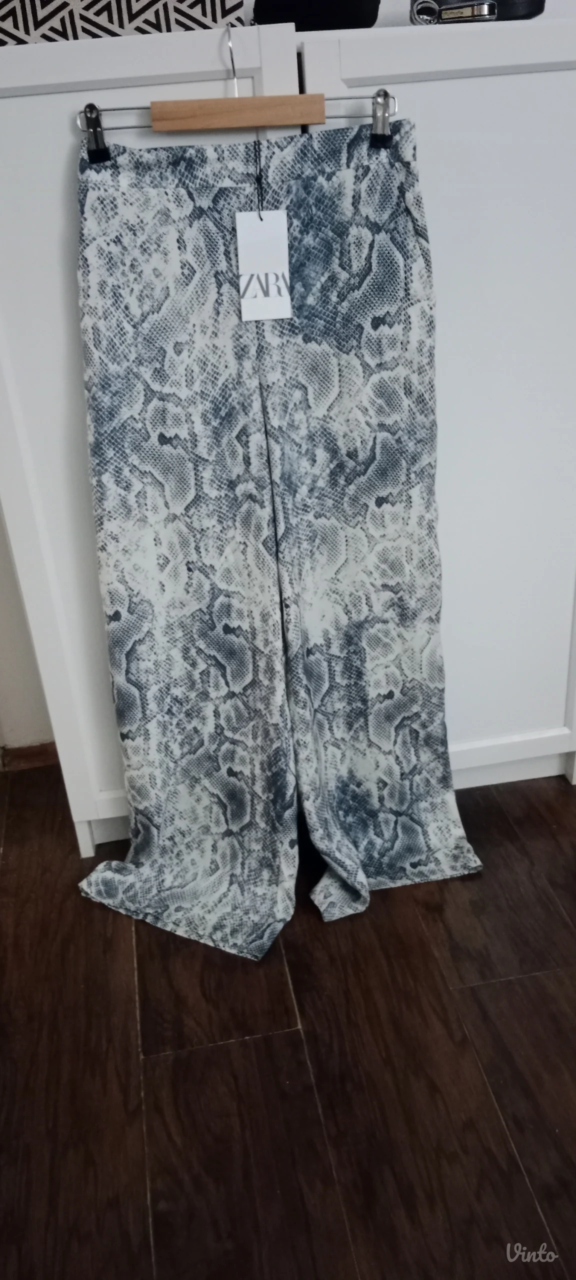 Zara pantalone XS - novo sa aetiketom