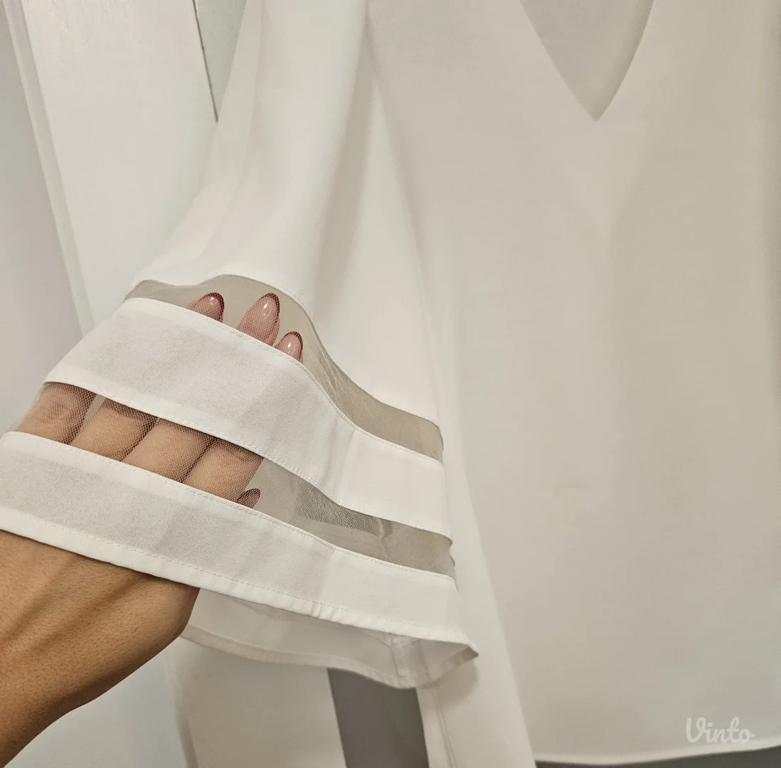 Bela elegantna bluza