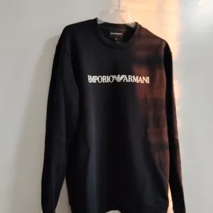 Empori Armani Essential Duks