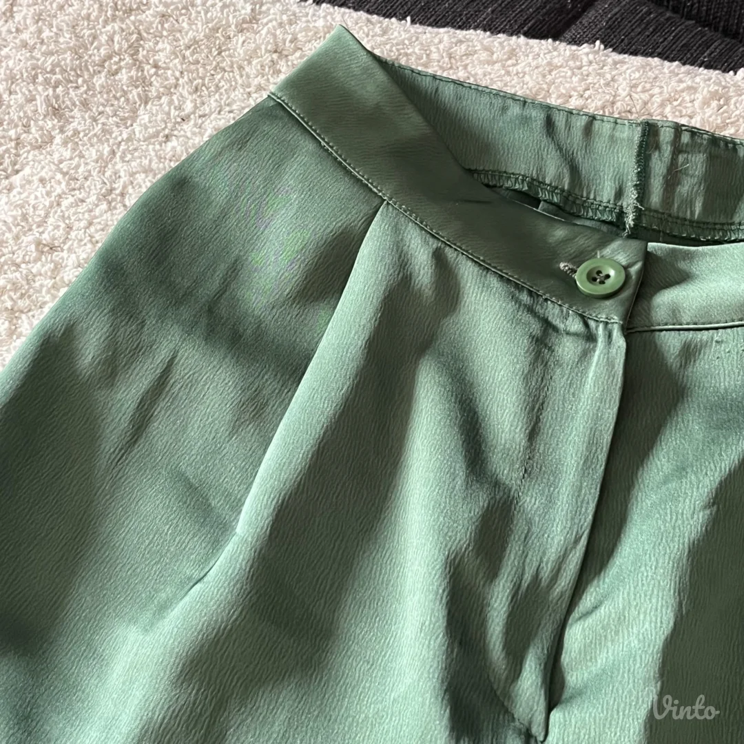 Zelene saten pantalone 38
