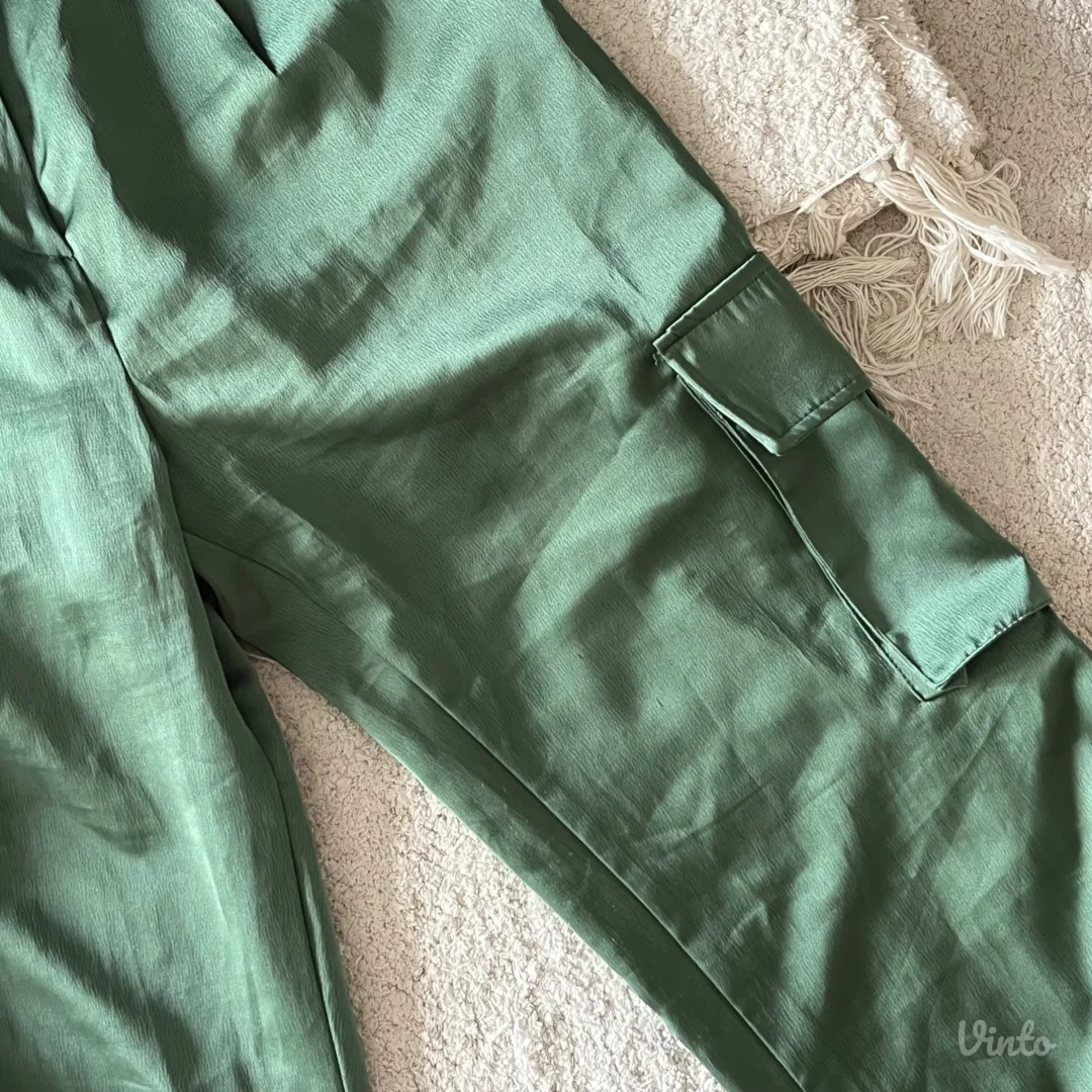 Zelene saten pantalone 38