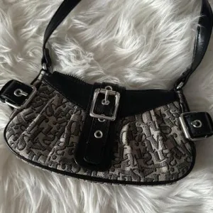 Stradivarius torbica