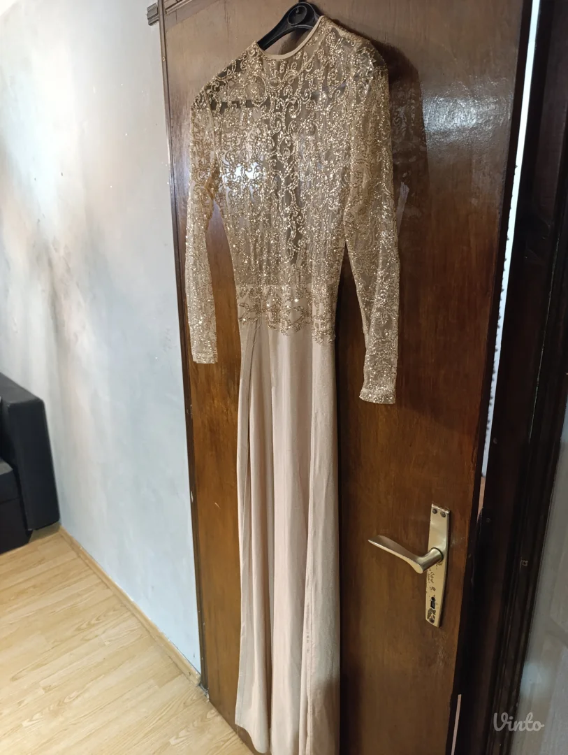 Duga svecana zlatna haljina