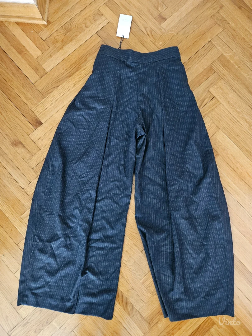 Zara pantalone S - NOVO