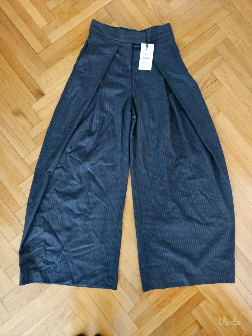 Zara pantalone S - NOVO