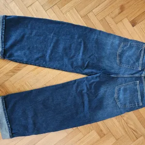 Zara farmerice 36 - NOVO