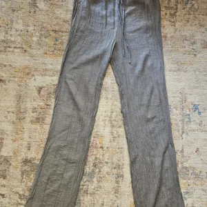 Zara pantalone S
