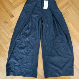 Zara pantalone S - NOVO