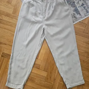 Zara pantalone S