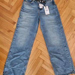 Zara farmerke 38 - NOVO