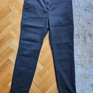 Zara pantalone M