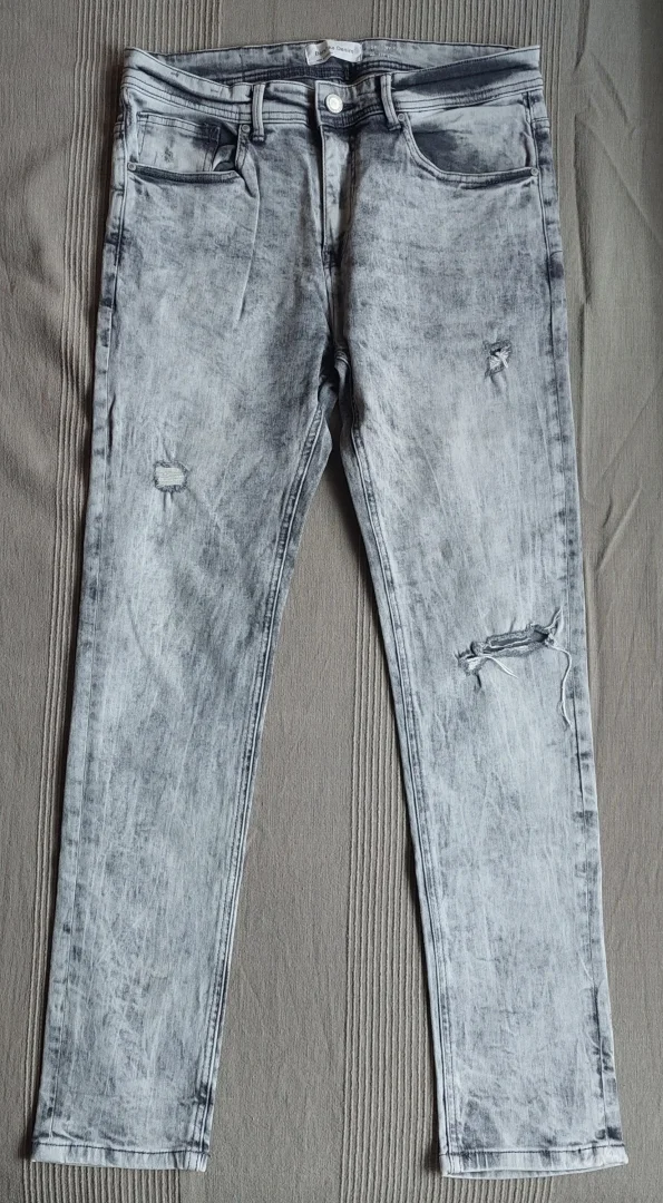 Bershka muške farmerke