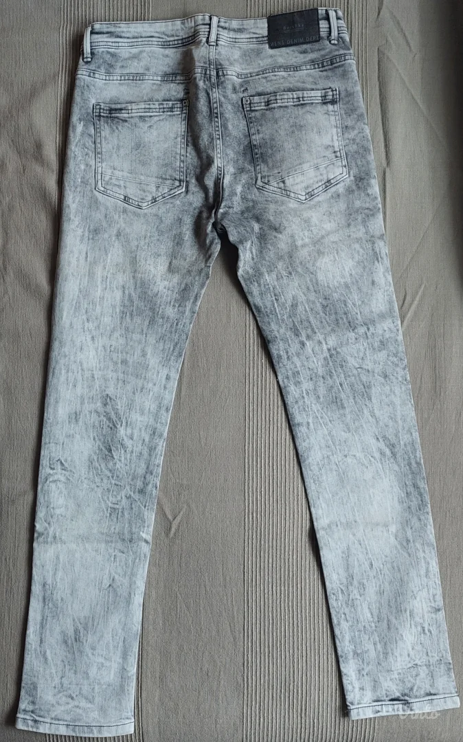 Bershka muške farmerke