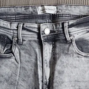 Bershka muške farmerke