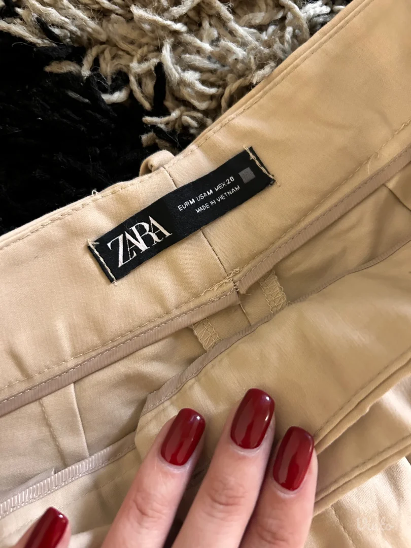 Zara- bez pantalone