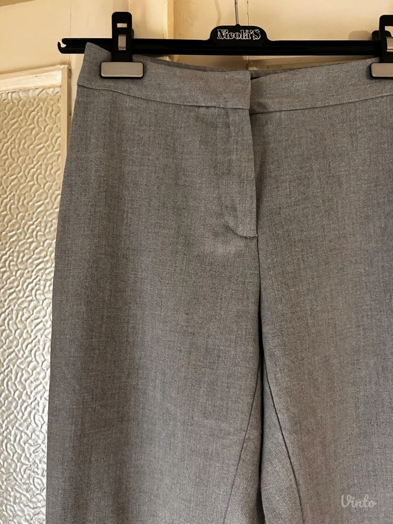 Zara- sive pantalone