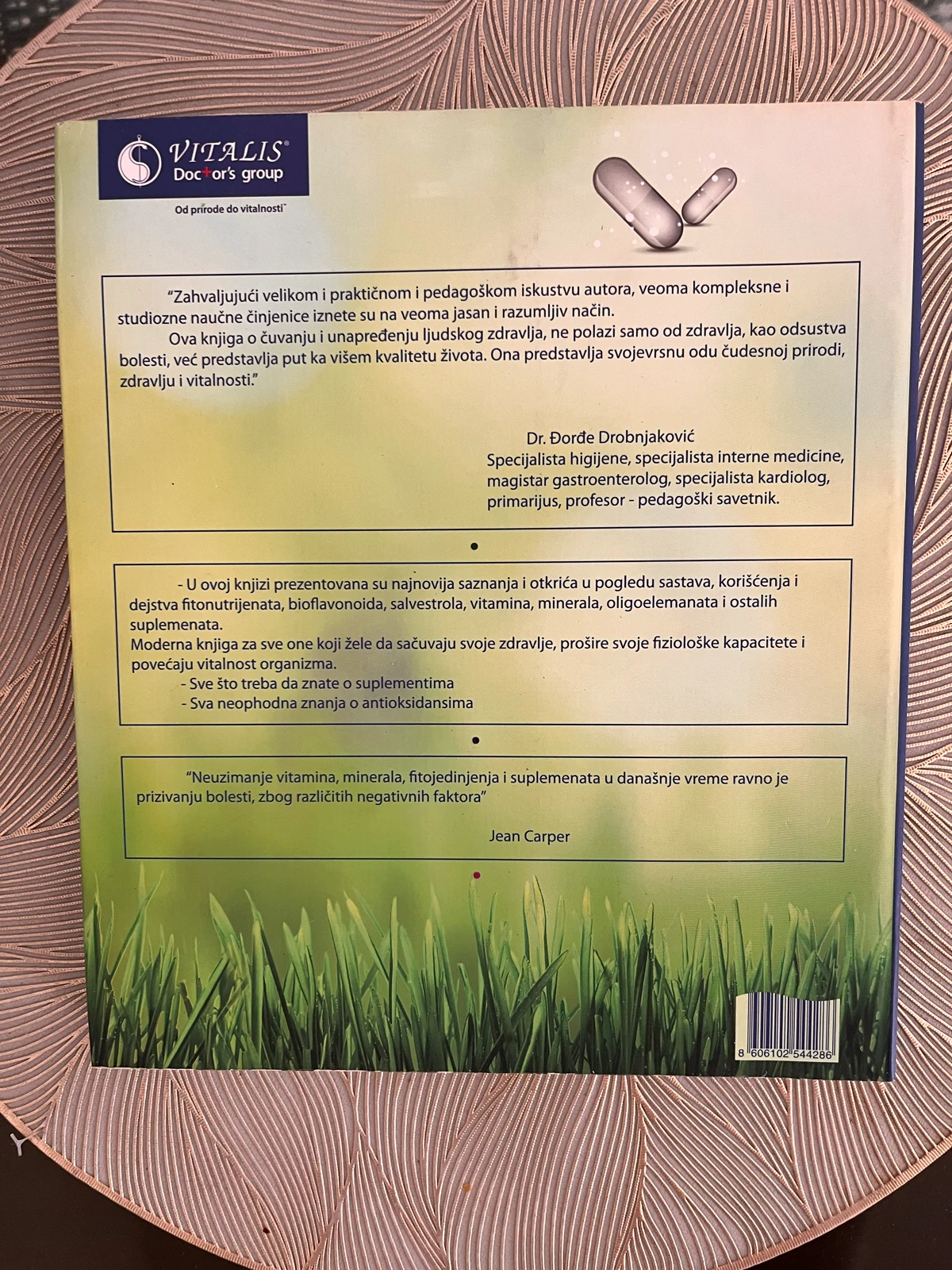 Prodajem 3 knjige iz akupunkture autorke i doktorke dr Vesne Marinković-Mičić