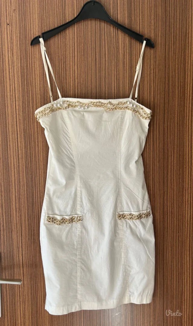 Bela svecana haljina