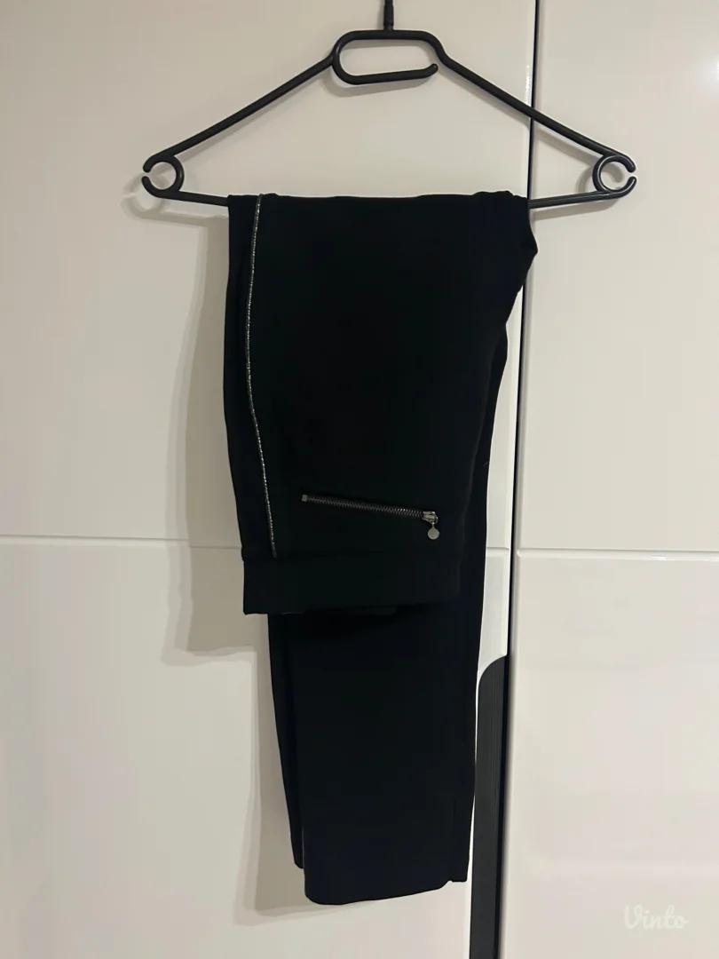 Pantalone sa strasom