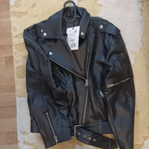 NOVA KOZNA JAKNA! Sa etiketom