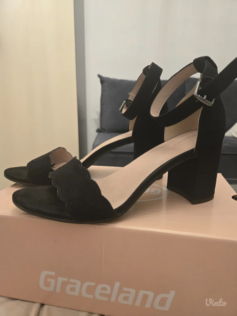 Crne sandale od velura