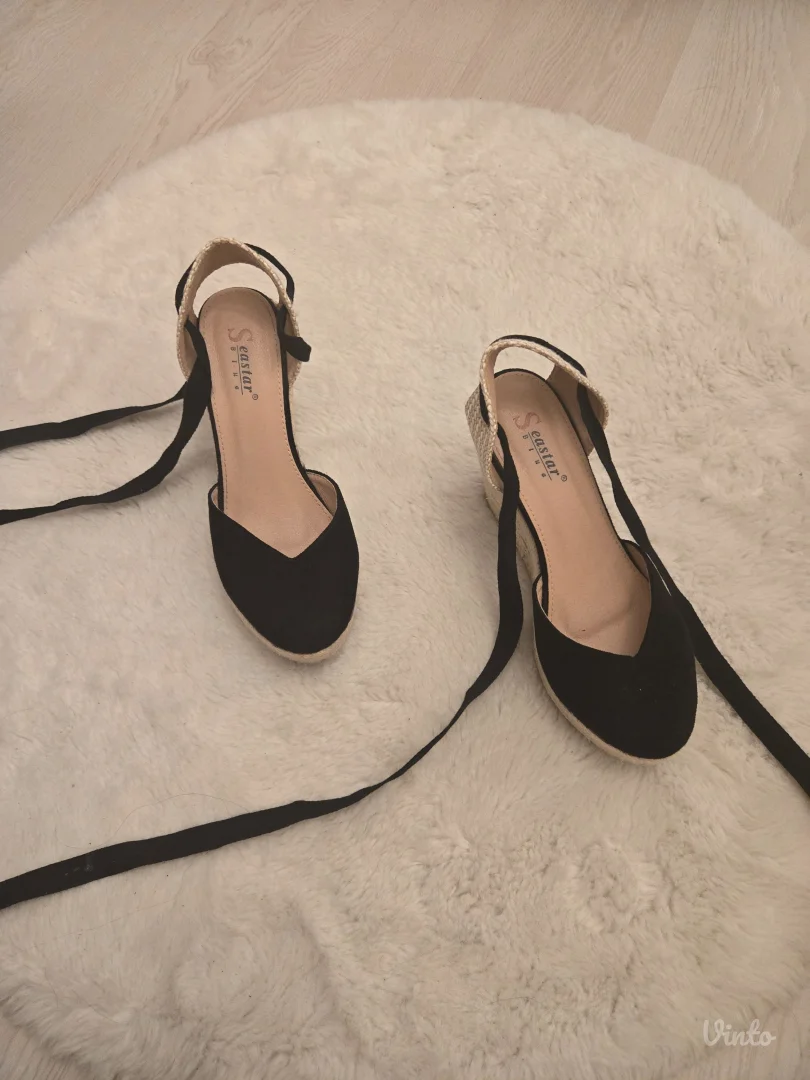 Polusandale sa platformom