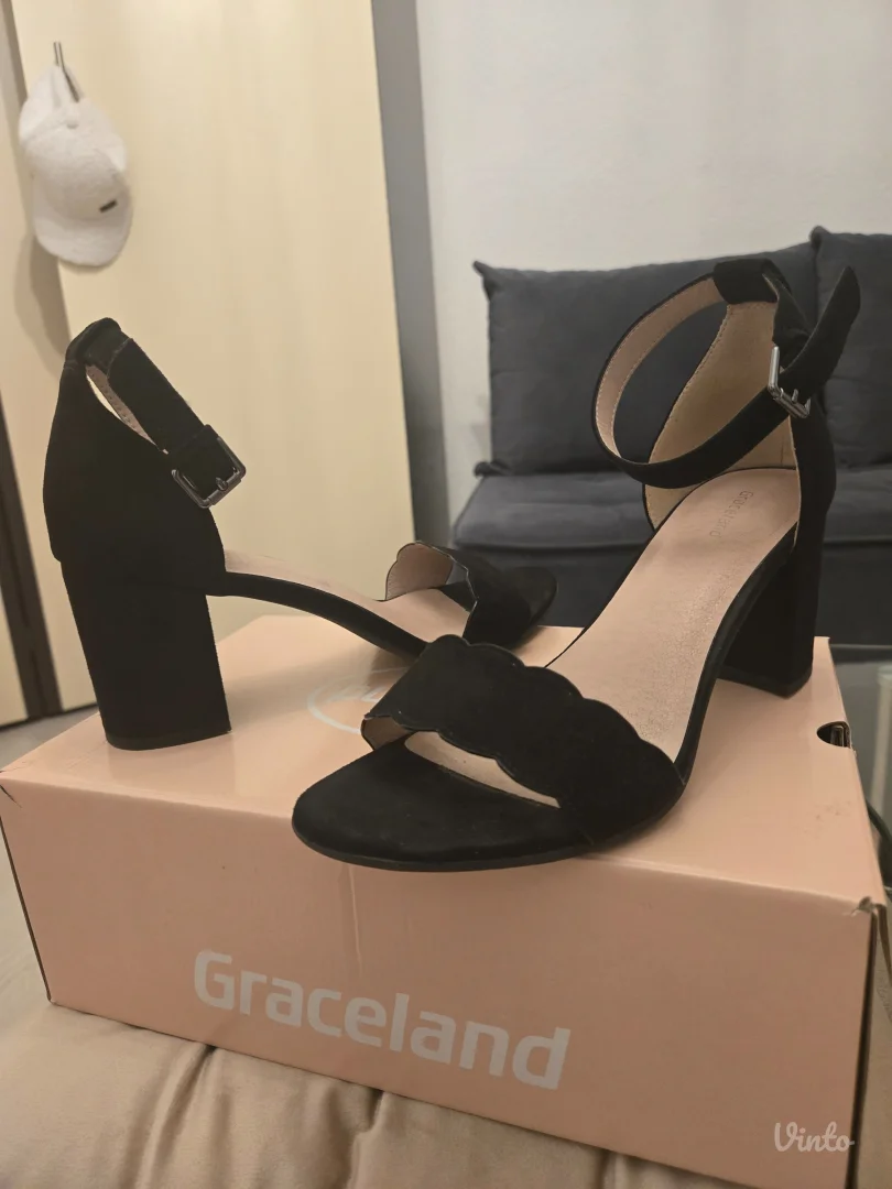 Crne sandale od velura