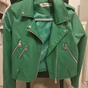 Top jakna od vestacke koze