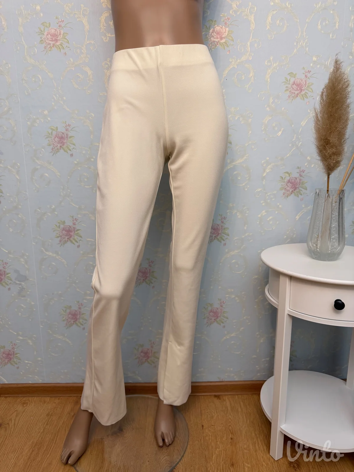 Mango pantalone, Novo sa etiketom