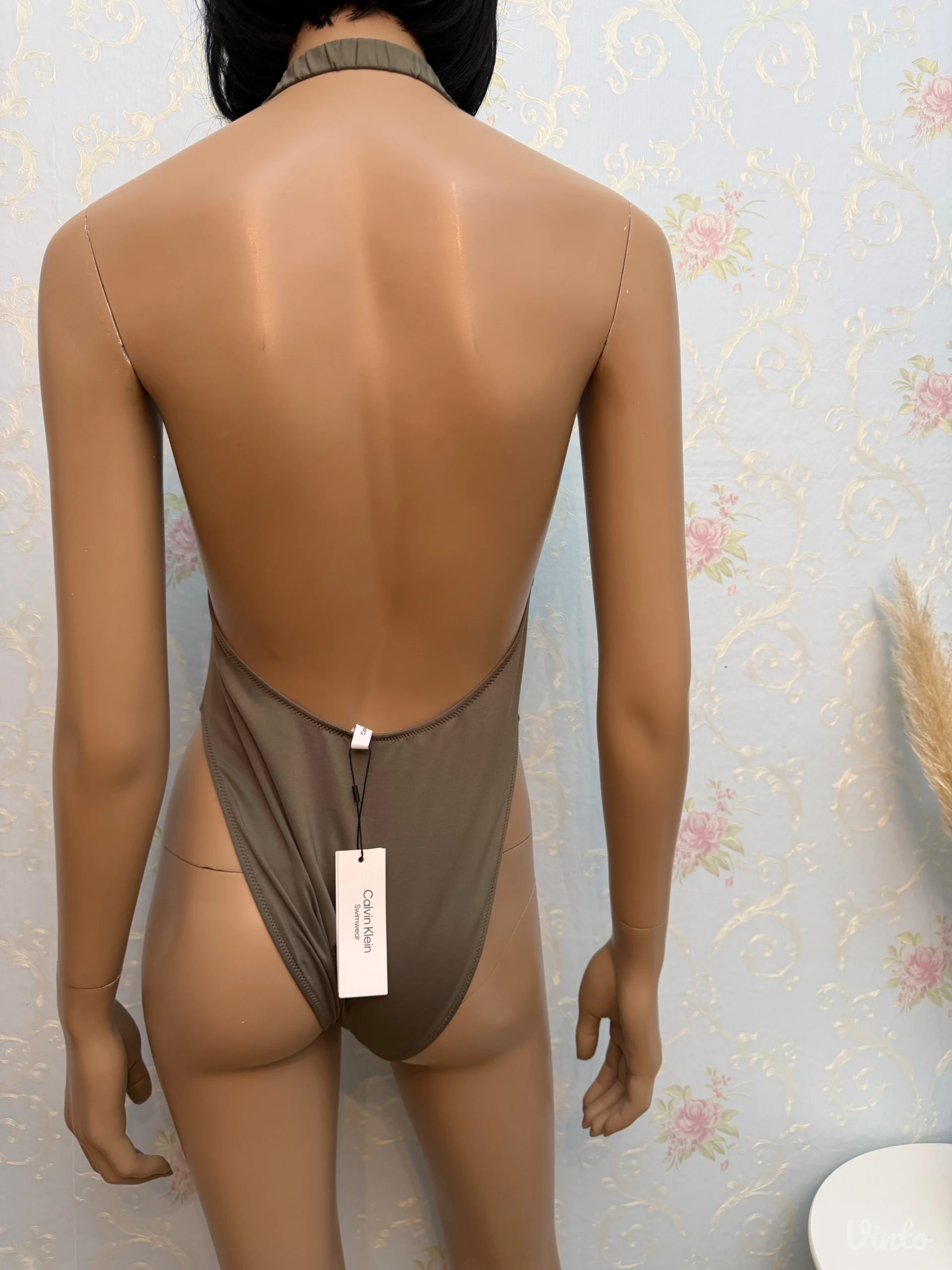 Calvin Klein kupaci, Novo sa etiketom