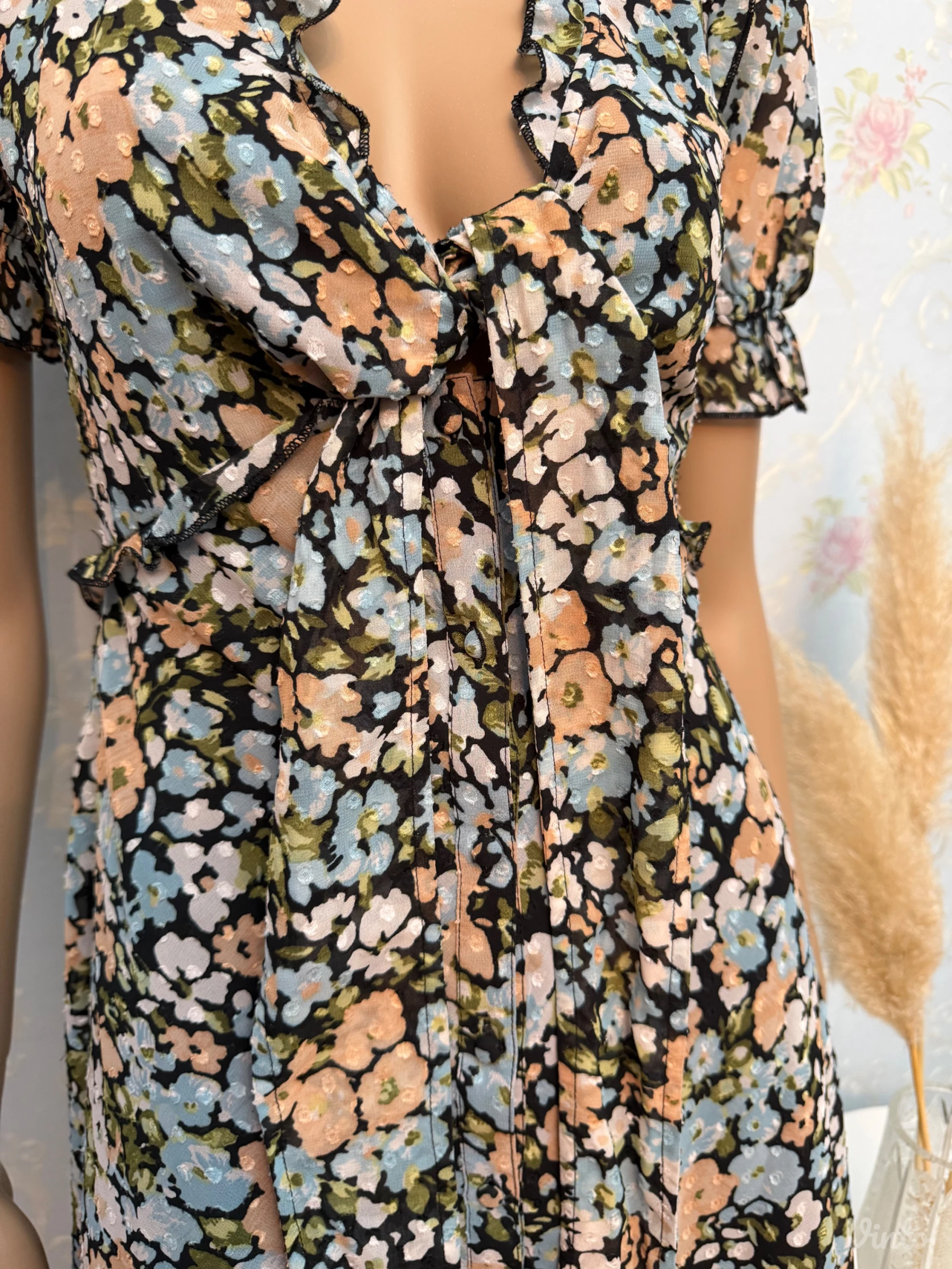 Asos Haljina, Novo sa etiketom