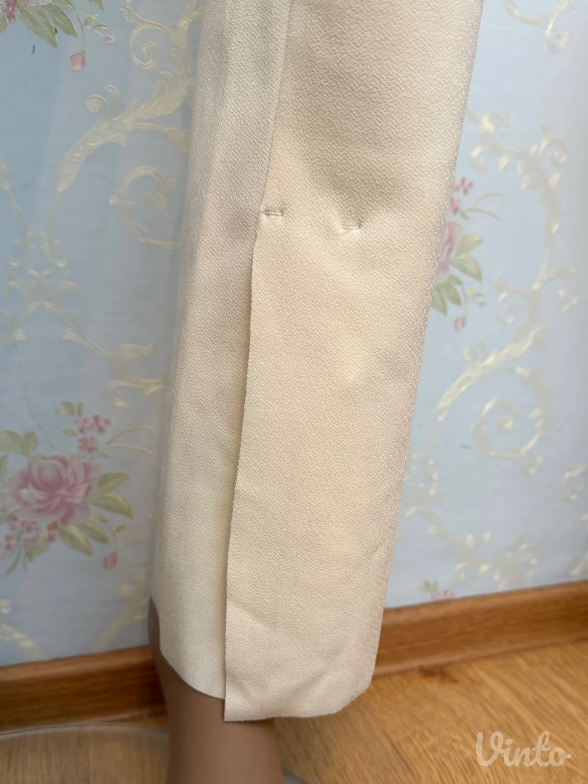 Mango pantalone, Novo sa etiketom