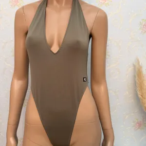 Calvin Klein kupaci, Novo sa etiketom