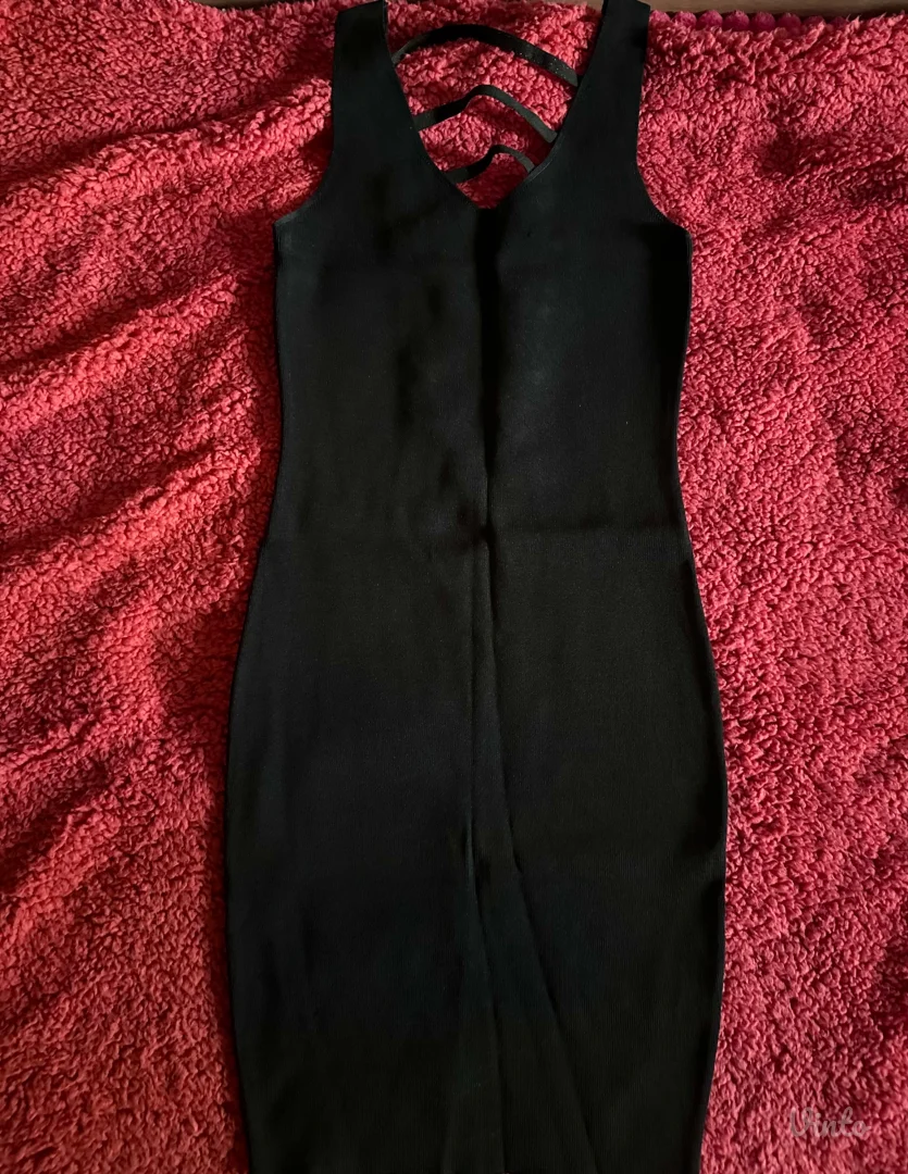 Haljina sa golim leđima