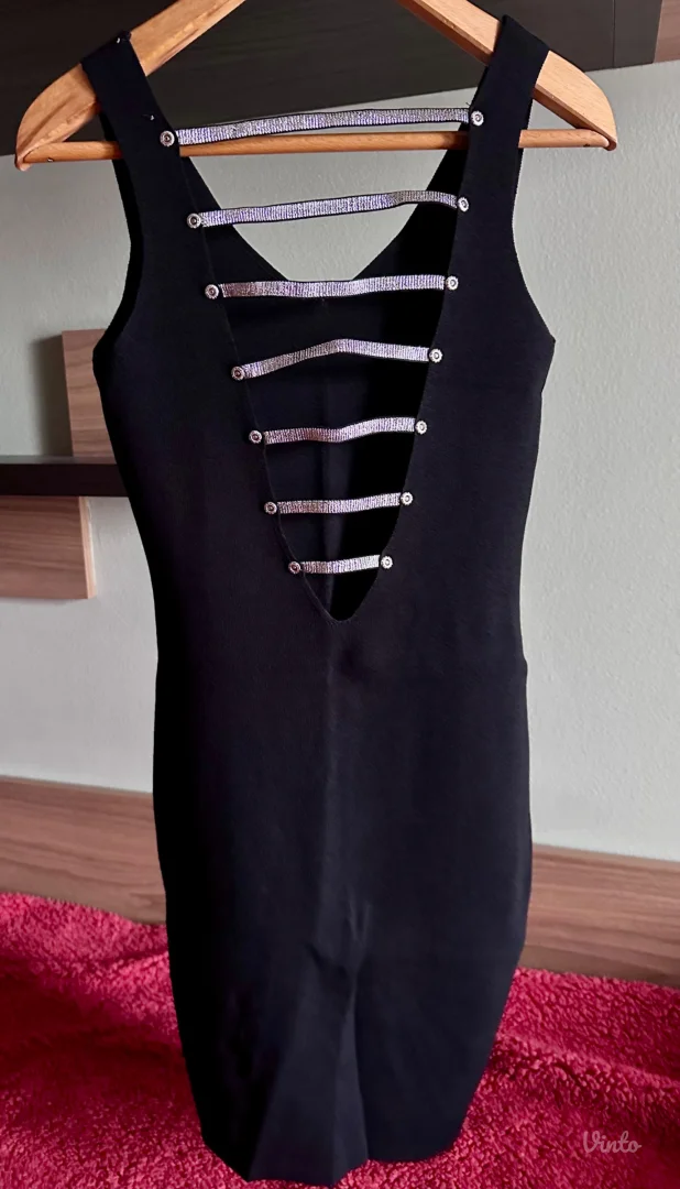 Haljina sa golim leđima