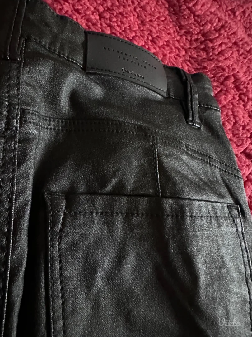 Nove kožne pantalone