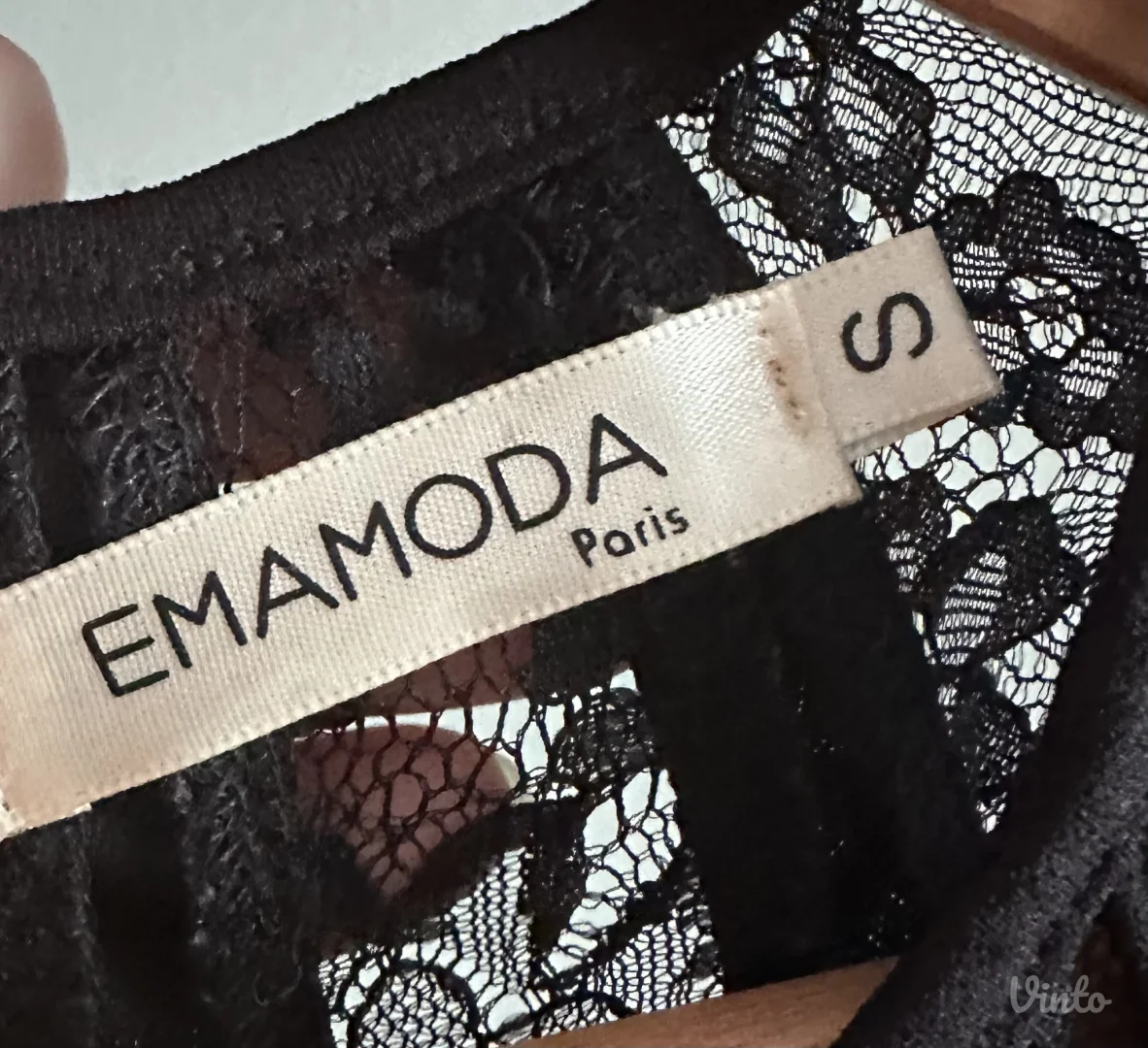 Elegantna crna haljina