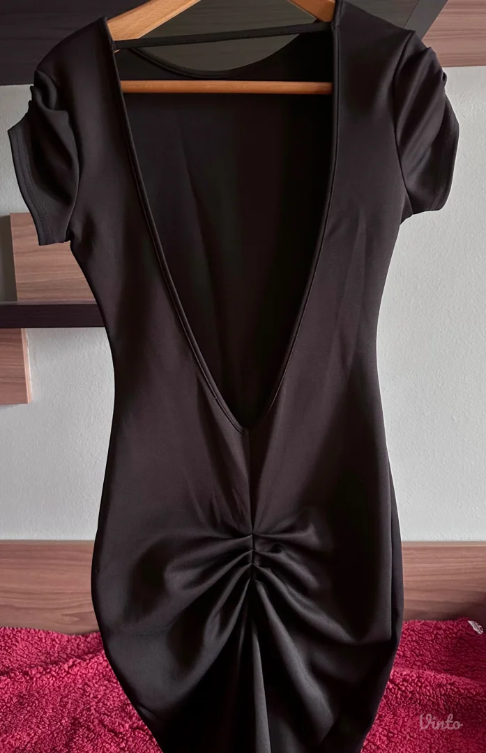 Blondy haljina golih leđa