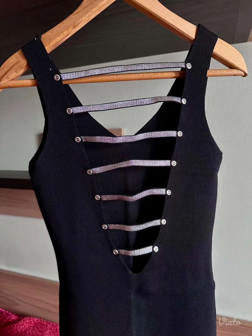 Haljina sa golim leđima