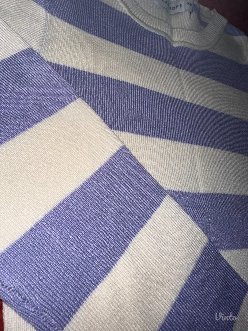 Crop top džemperić