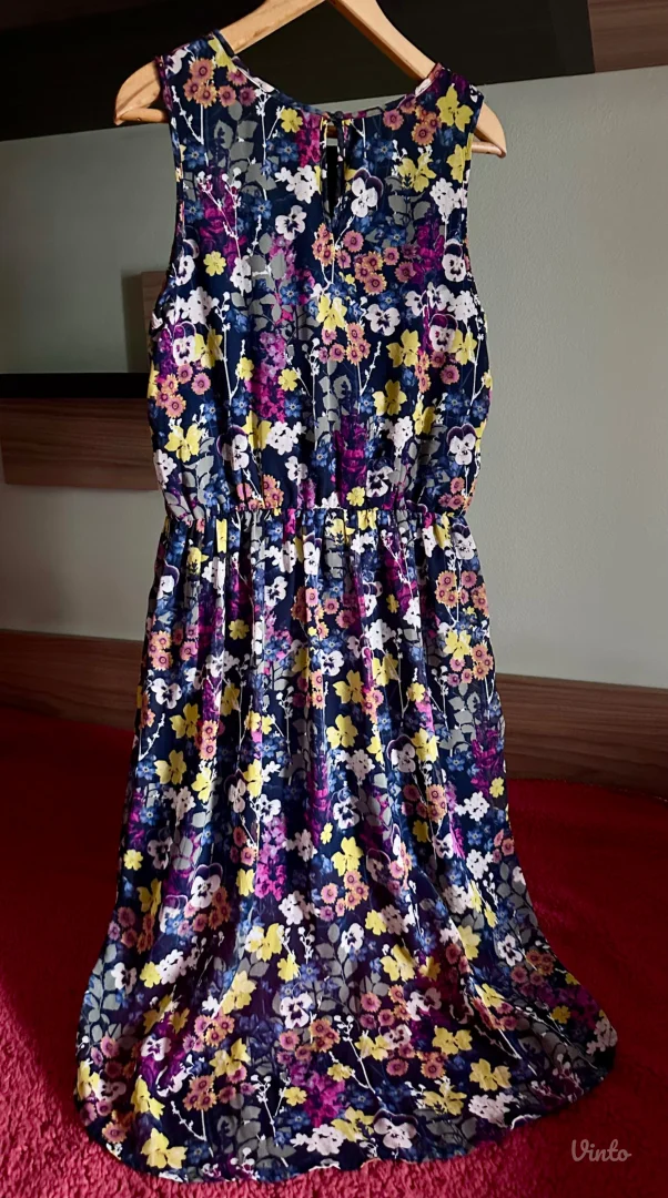 Lepršava cvetna haljinica