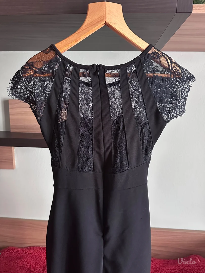 Elegantna crna haljina