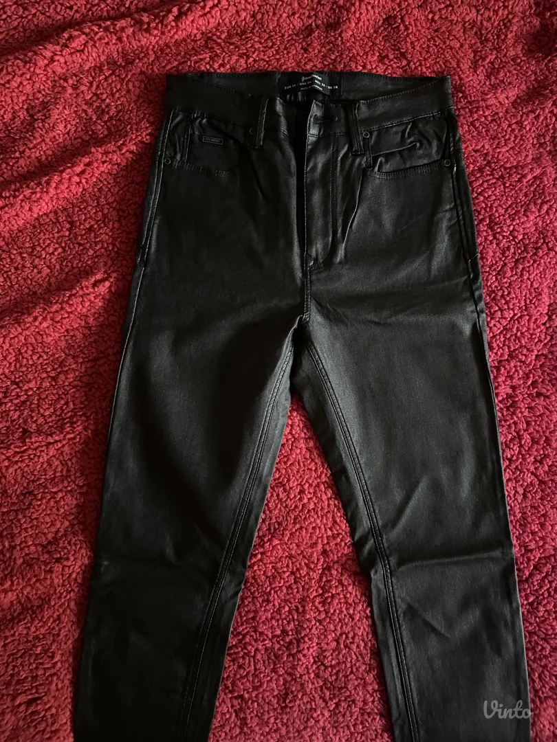 Nove kožne pantalone