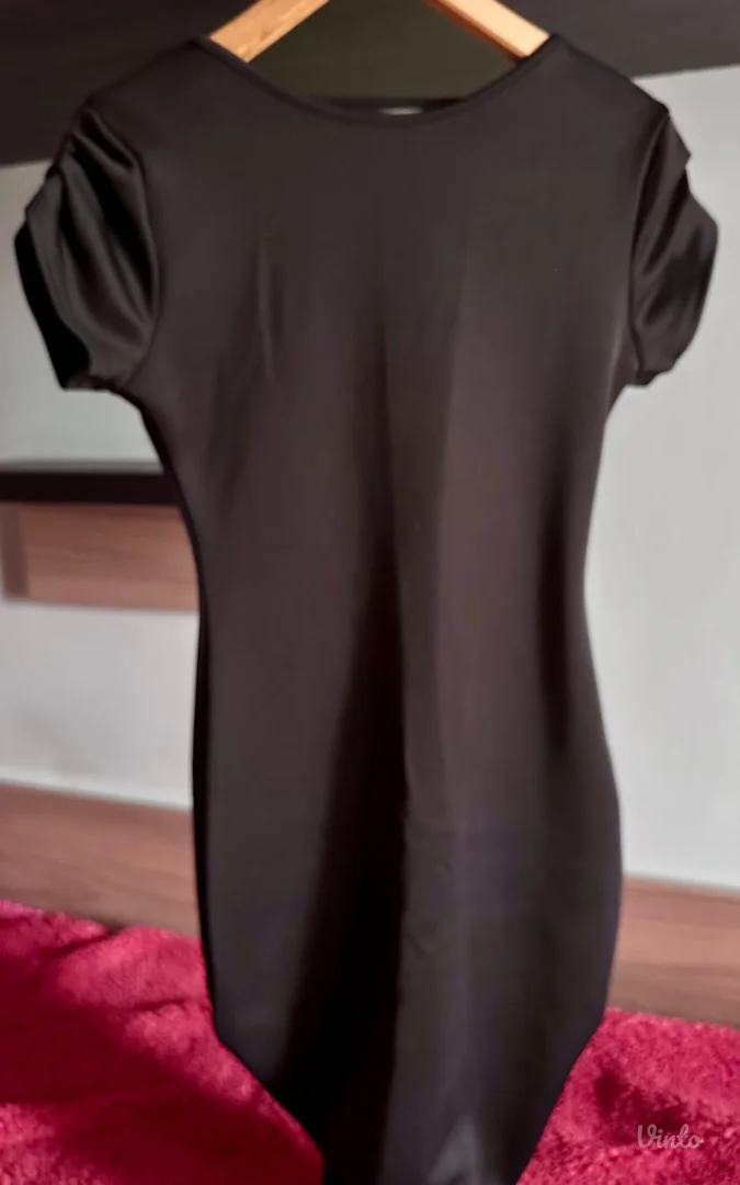 Blondy haljina golih leđa