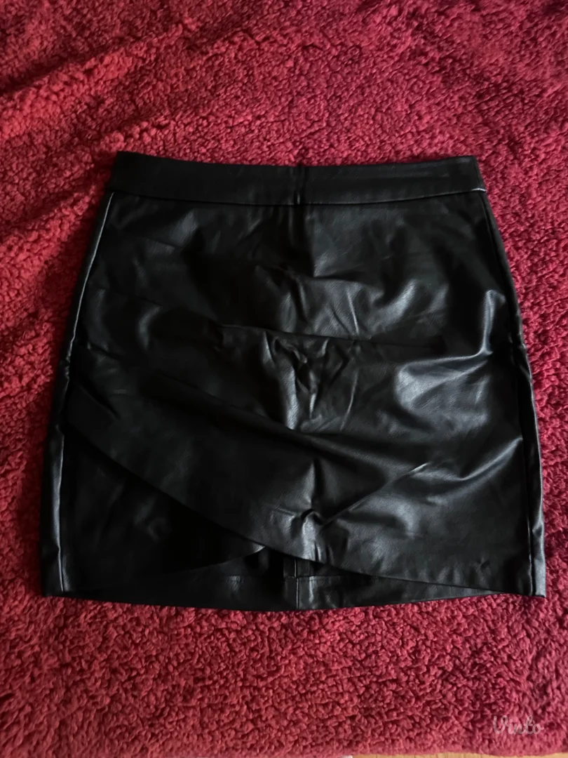 Stradivarius kožna suknjica