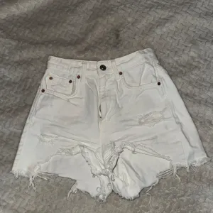 Stradivarius - šorc