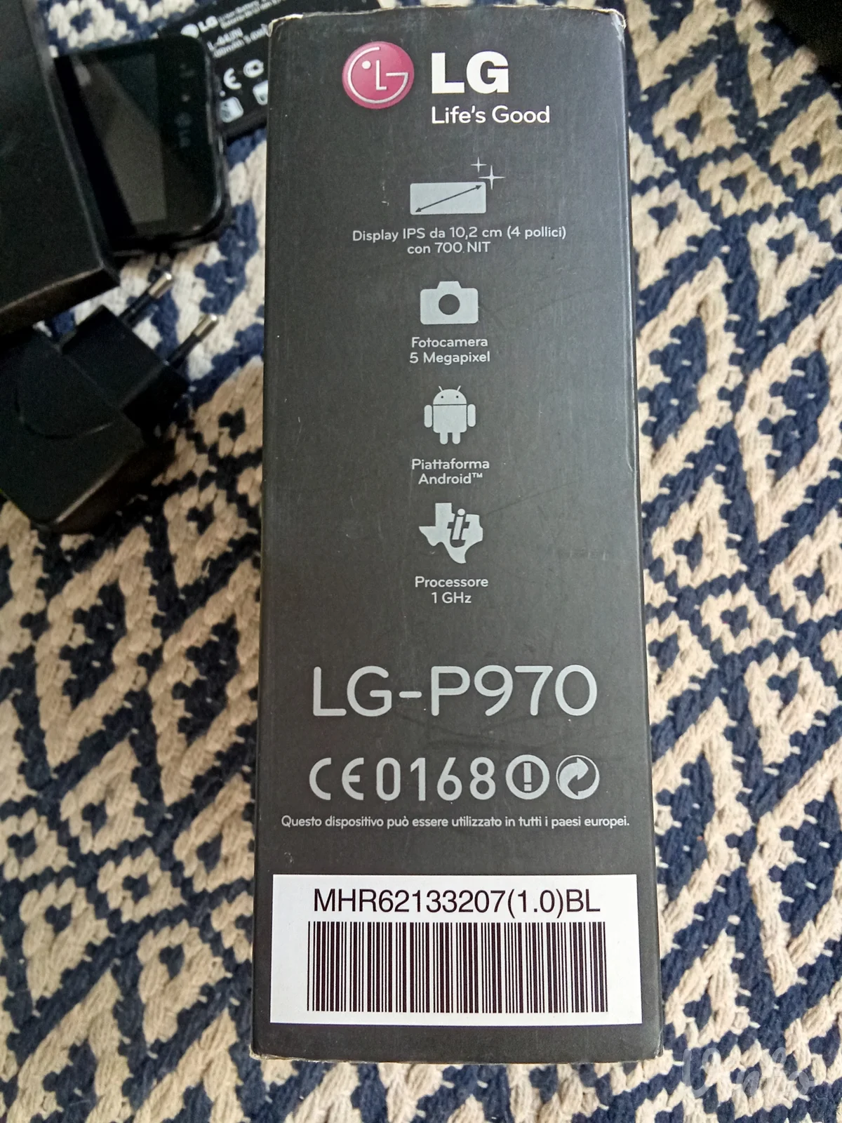 LG mobilni telefon