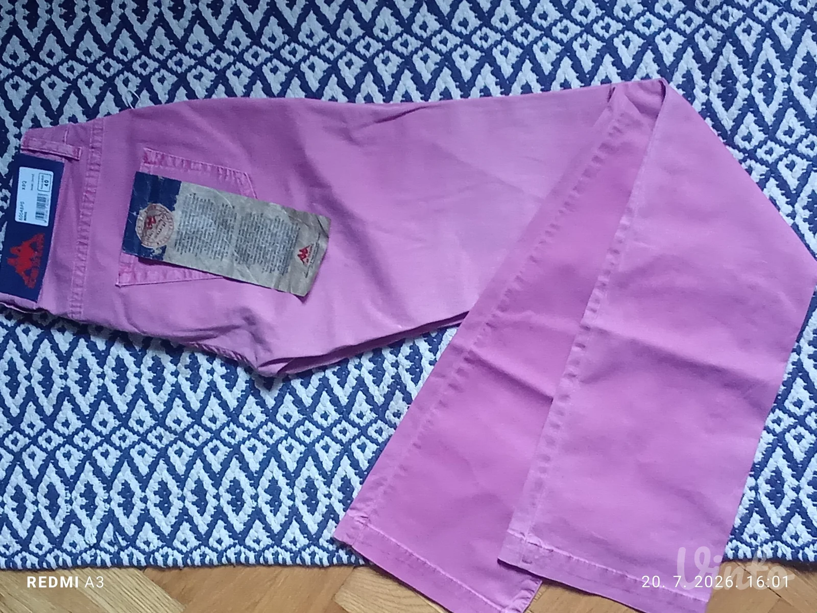 Ženske roze pantalone
