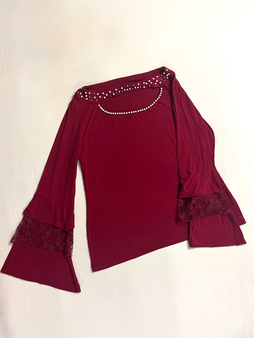 Bordo bluza sa čipkom i biserima